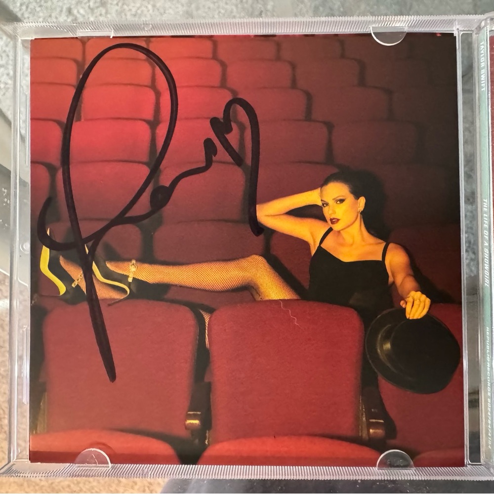 Autographed Taylor Swift TLOAS CD Photo 4